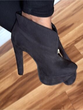 ANDREA  Black Suede Platform Ankle Booties